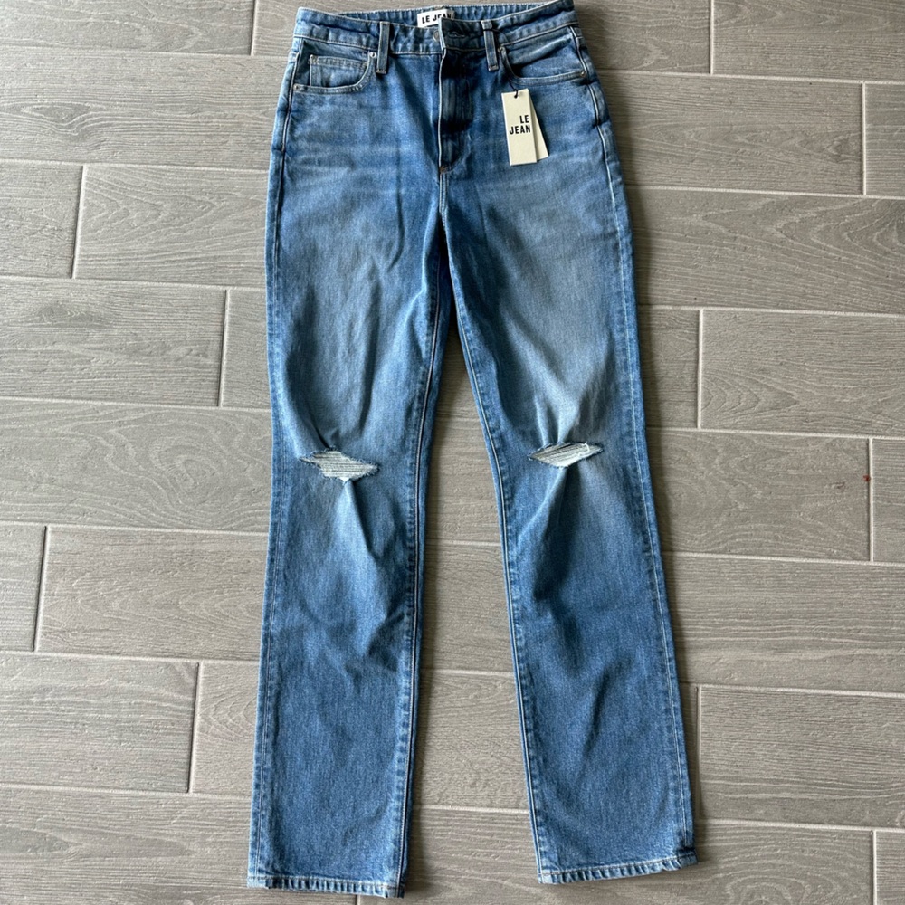 LE JEAN by Charlie Gay